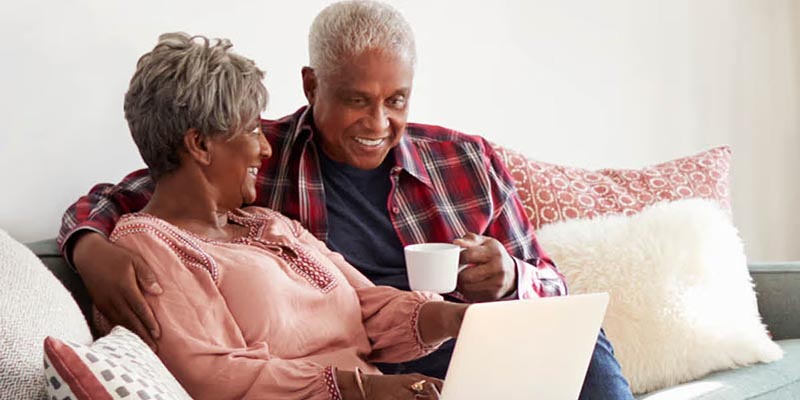 couple visiting doctor online